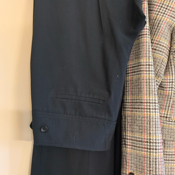 Professional women's clothes, designer shoes - Picture 3 of 15